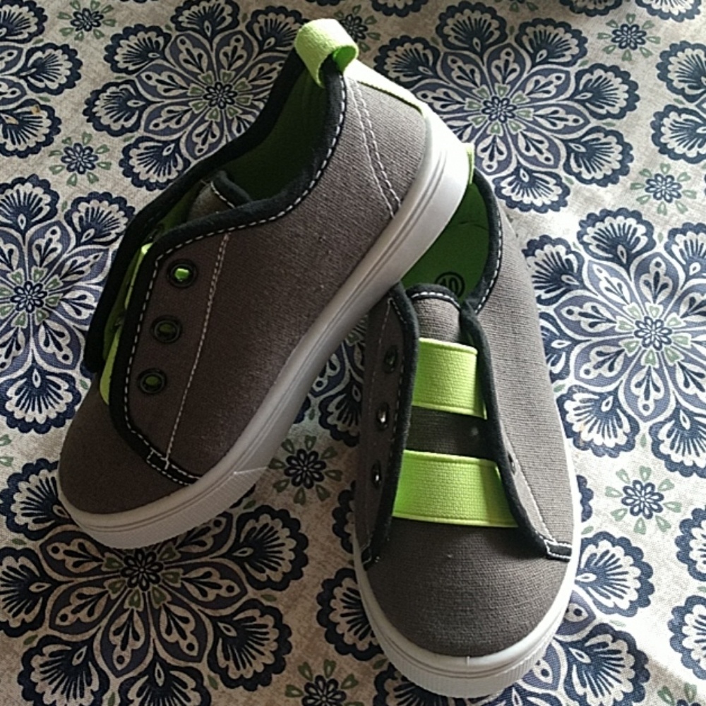 NWOT toddler boy sneakers